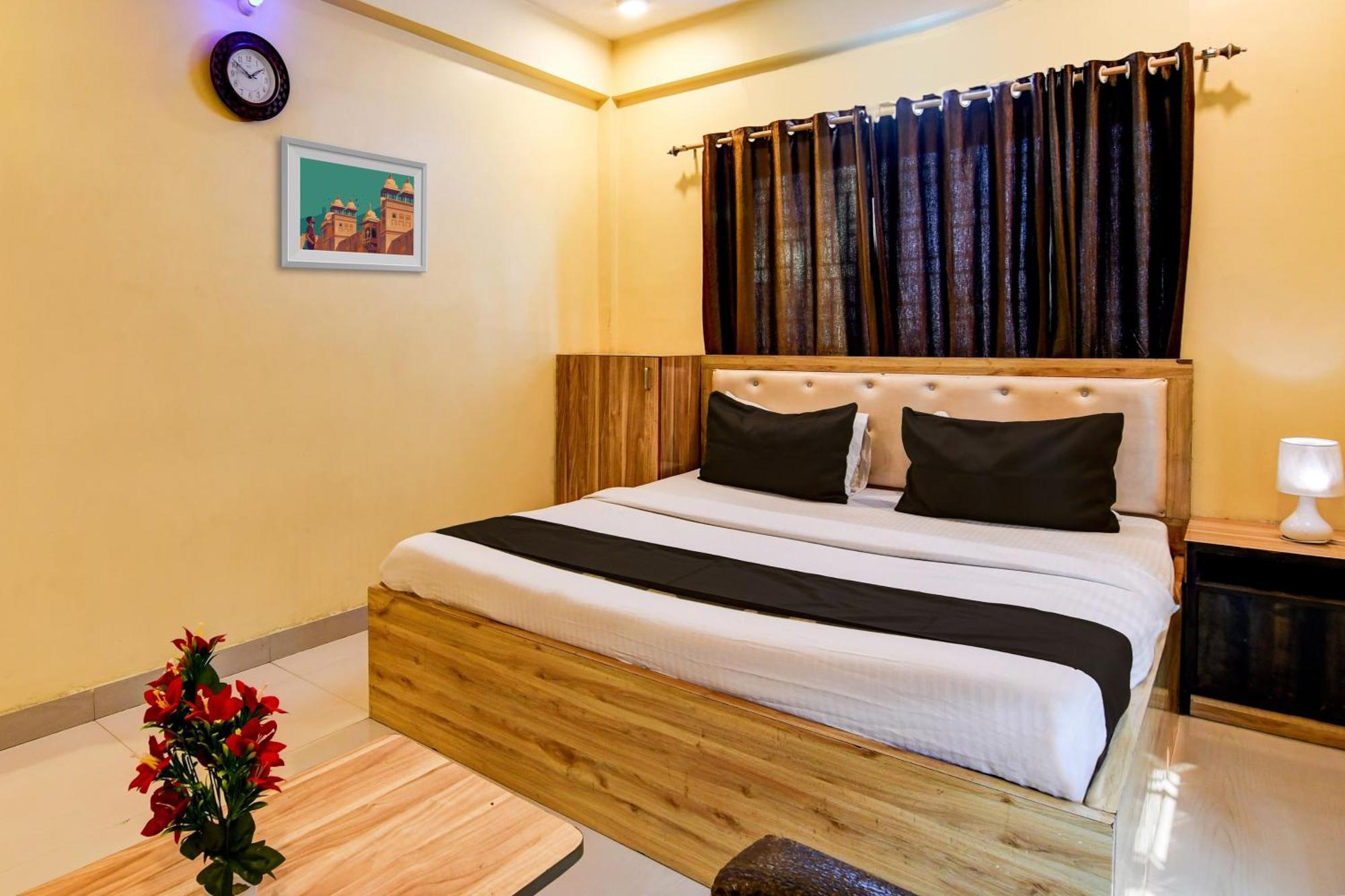 Hotel O Casa Astra Kalküta Dış mekan fotoğraf