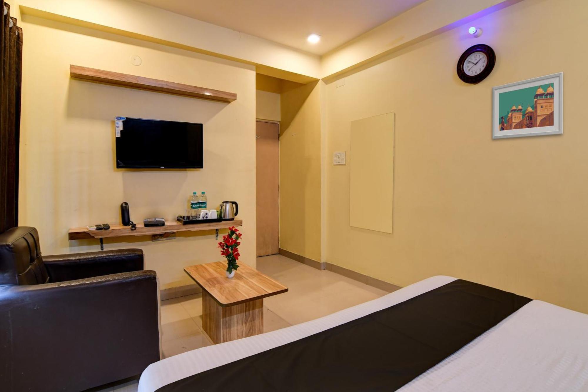 Hotel O Casa Astra Kalküta Dış mekan fotoğraf